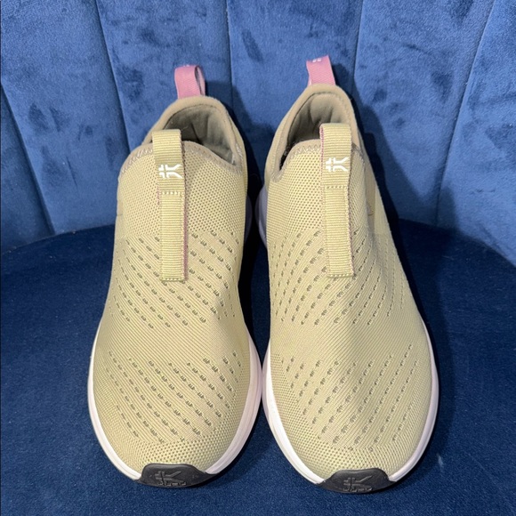 Kuru Atom Women's Slip-On Sneakers in Desert Green/Lilac Size 8 - Picture 2 of 6